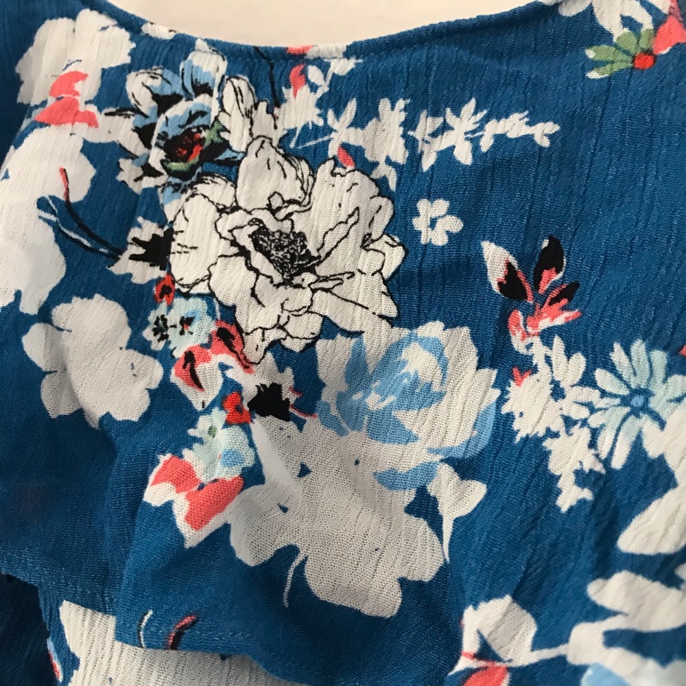 Flowery crop-top